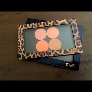 Makeup Geek Blush AND a Z palette